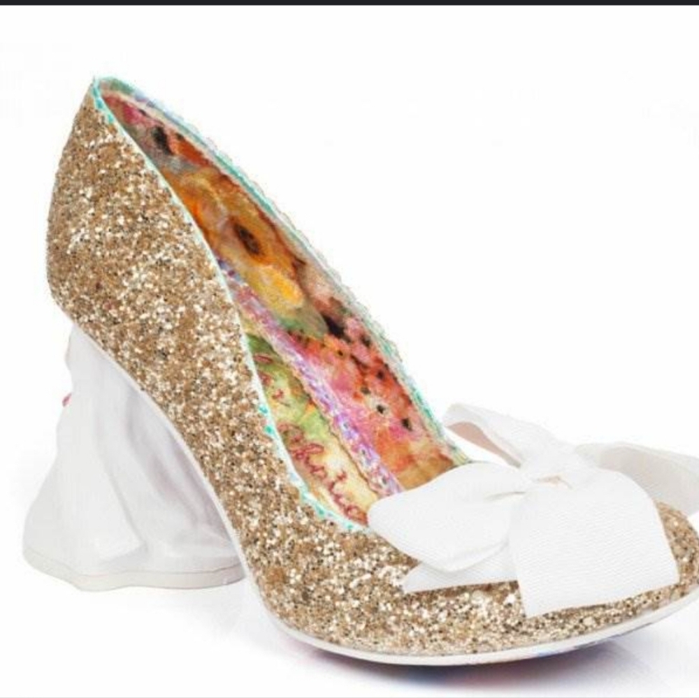 ⭐️ 50% OFF NWOT Vintage Mr. And Mrs. Heels with White Bow - Picture 2 of 9